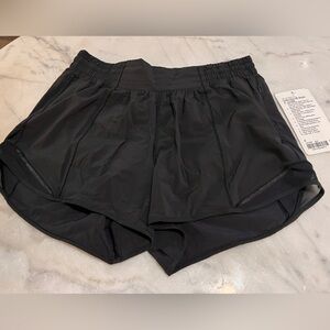 Lululemon Women's Black Hotty Hot Short 4” Lined
